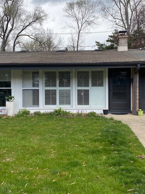 front view - 3219 Central St
