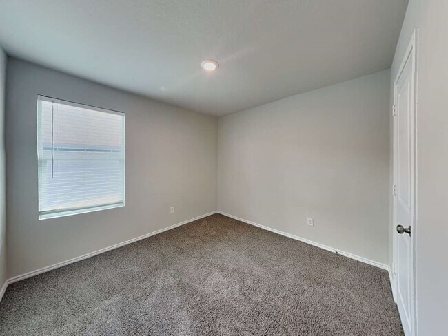 Building Photo - 5719 Leon Pl