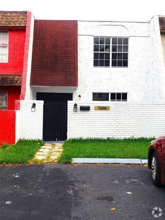 Mainlands Tamarac Lakes Fourteen Loft Apartments for Rent Tamarac, FL