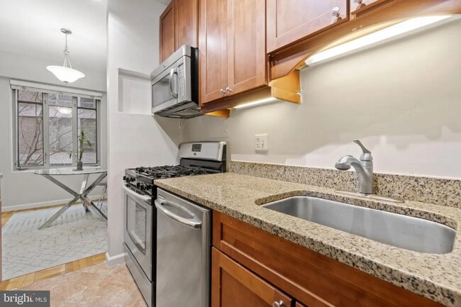 Foto del edificio - 1711 Massachusetts Ave NW