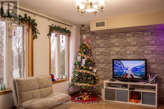 Photo du bâtiment - 2311 Major MacKenzie Dr W