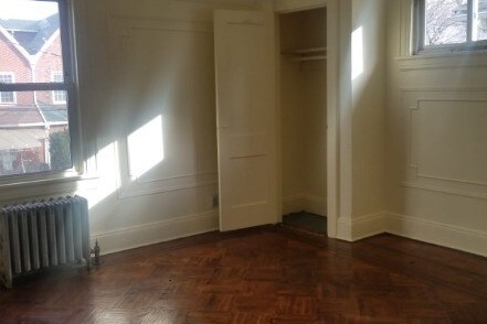 Foto del edificio - 1498 E 49th St