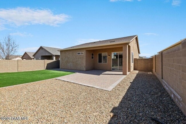 Building Photo - 5862 N Thornberry Dr