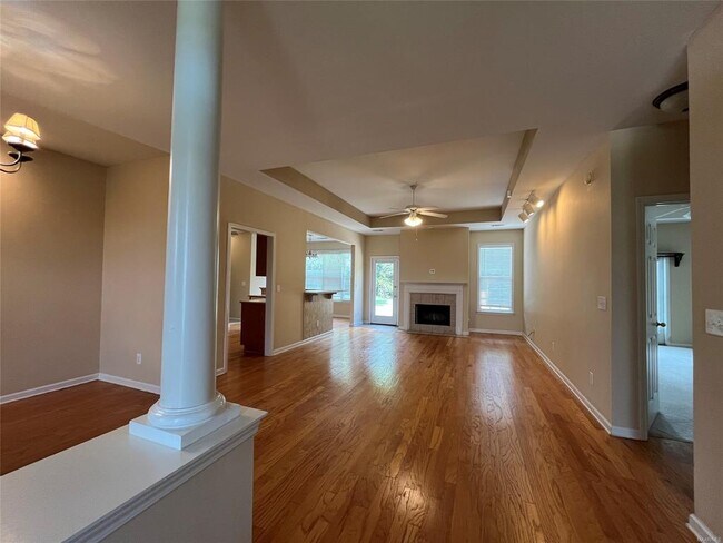 Foto del edificio - 8309 Grayson Grove