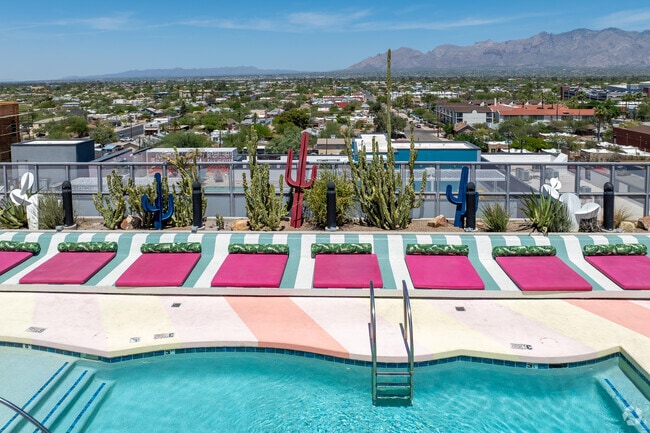 Rooftop Pool and Spa - Urbane