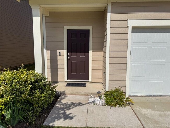 Building Photo - 208 Gemsbok Rd