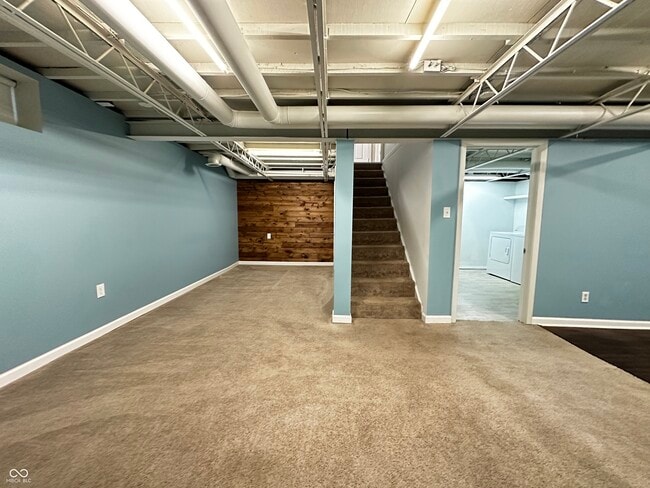 Foto del edificio - 5640 Crittenden Ave