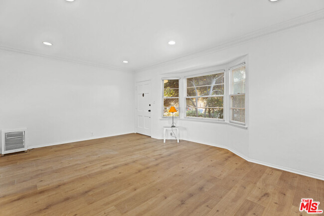Building Photo - 1411 Maple St