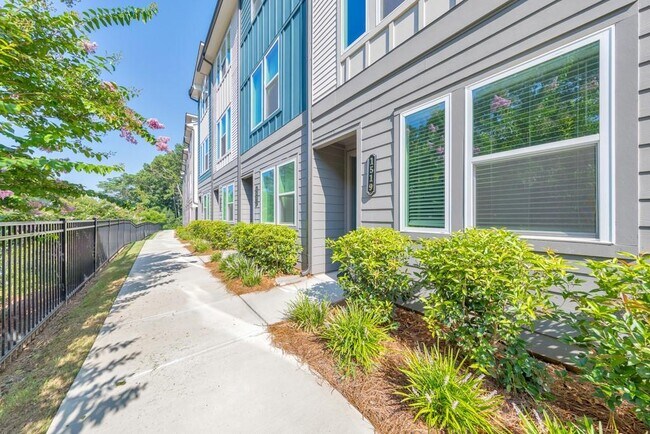 Building Photo - 1519 Layton Ln NW