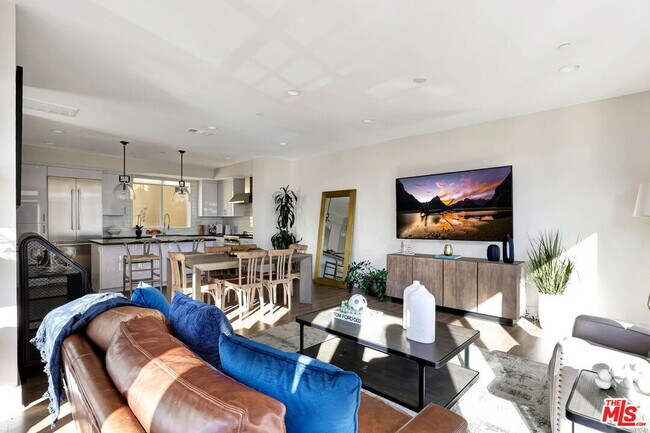 Foto del edificio - 1414 1/2 N Stanley Ave