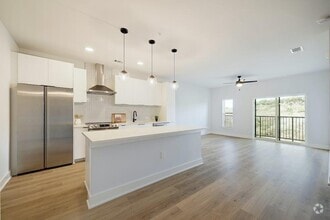 Building Photo - 2500 Longview St