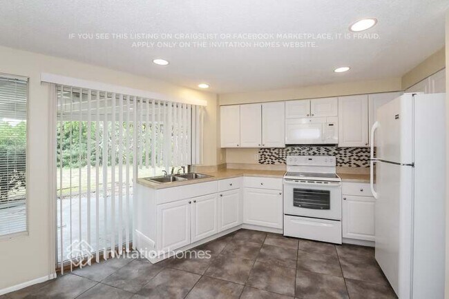 Foto del edificio - 1754 Forest Rd