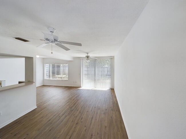 Building Photo - 861 Orchid Dr