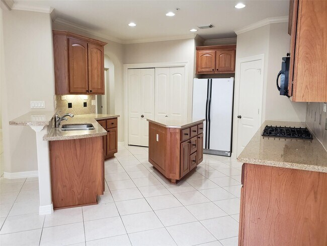 Foto del edificio - 4330 Lake Run Dr