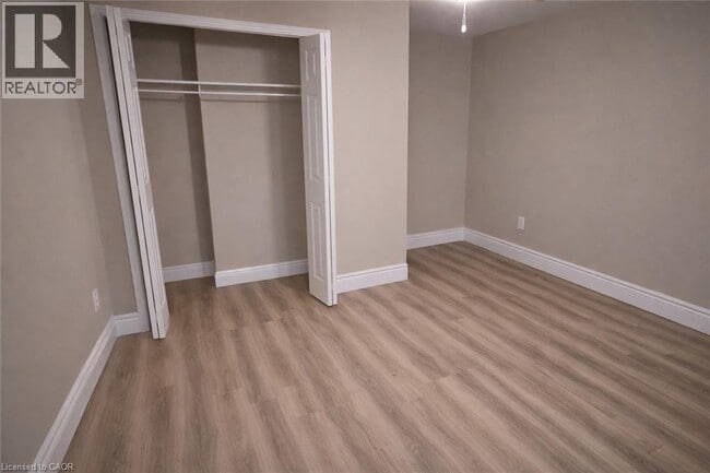 Building Photo - 16 HANLON Pl