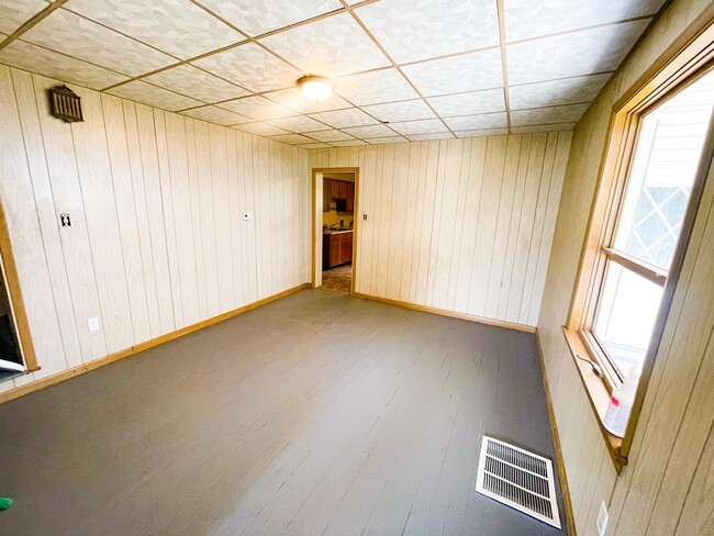 Building Photo - 752 Coleman Ave