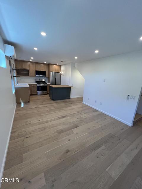 Foto del edificio - 101 N Santa Rosa St