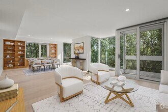Building Photo - 975 Memorial Dr