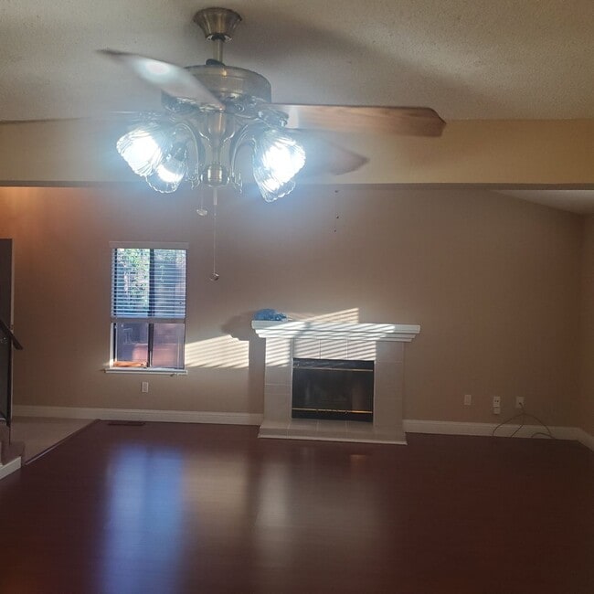 Building Photo - Fantastic Home with 4 Bedrooms in Antioch