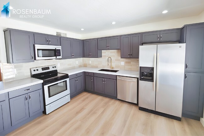 Foto del edificio - 7321 E Coronado Rd