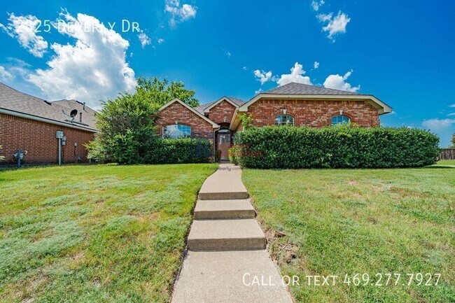 Foto del edificio - 2825 Beverly Dr