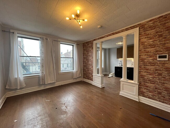 Foto del edificio - 87 Romaine Ave