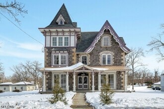 Building Photo - 49 Park Ave