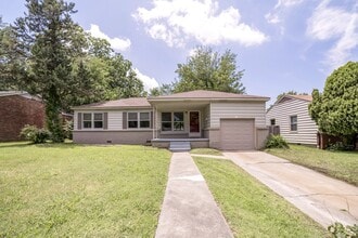 Building Photo - 1618 S Ash Pl