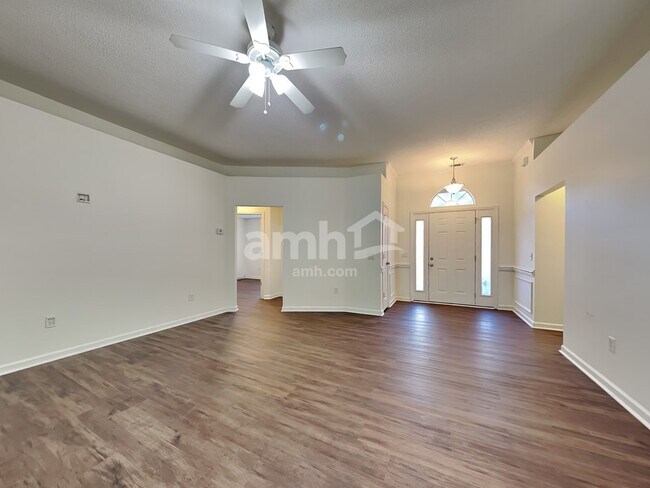 Foto del edificio - 20 Carlisle Ln