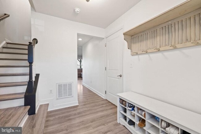 Foto del edificio - 6196 Willow Pl