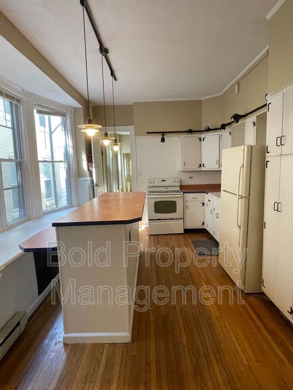 Building Photo - 1368 Perkiomen Ave
