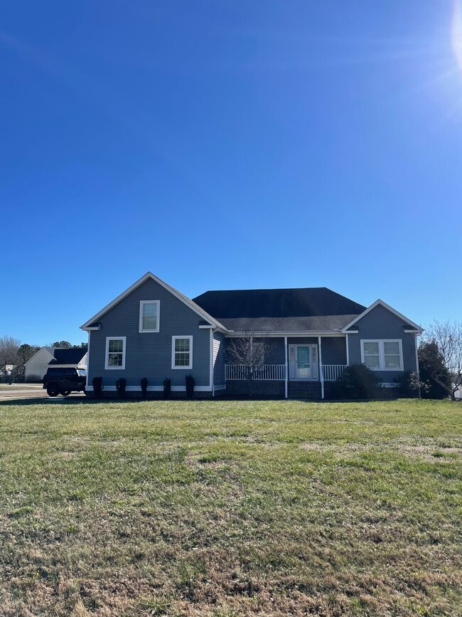 Building Photo - 150 Travis Blvd