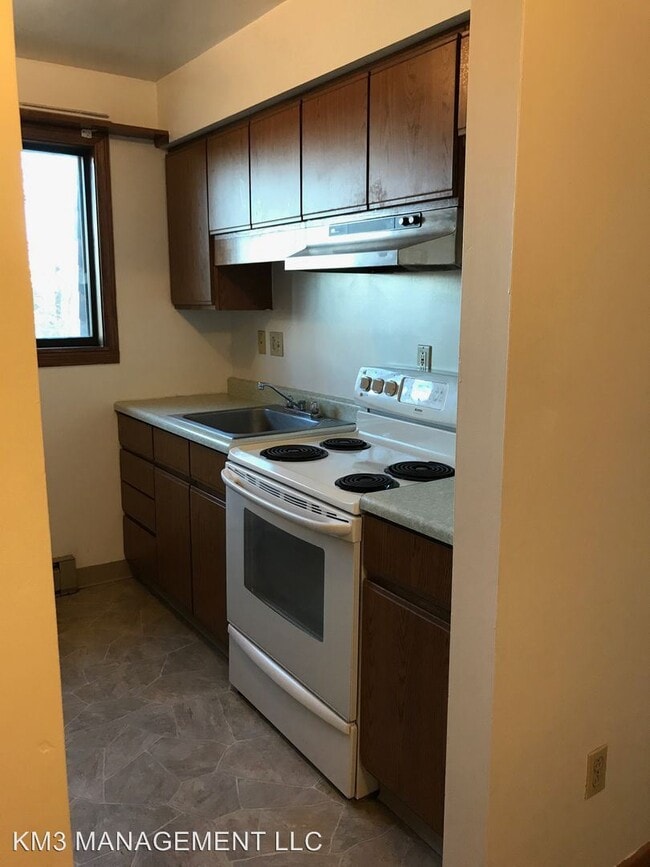 Building Photo - 1221 Leatherwood Dr