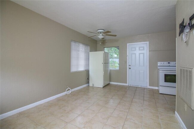 Foto del edificio - 616 Riggins St
