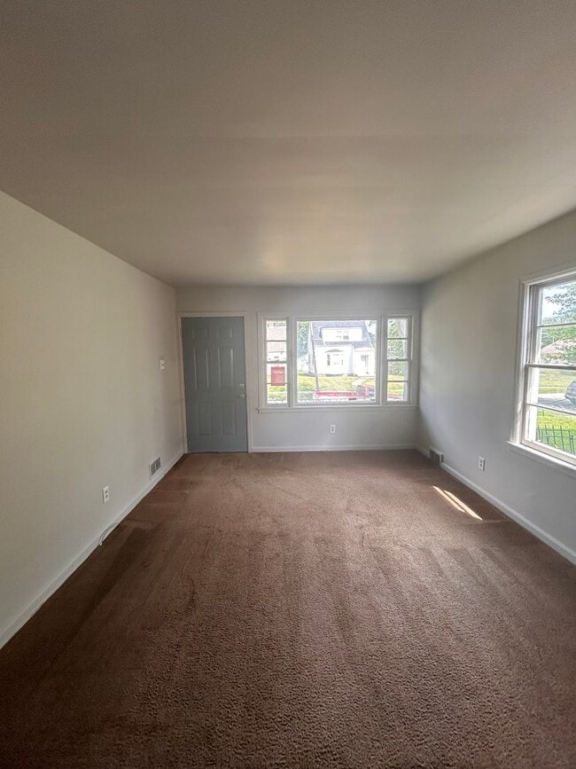 Building Photo - 4204 Robinwood Dr