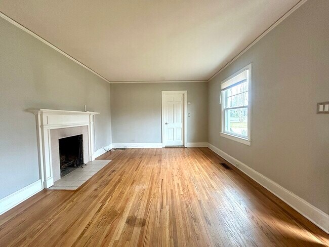 Foto del edificio - 1417 Ivey Dr