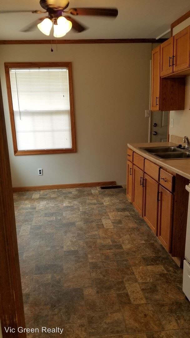 Building Photo - 3 br, 1 bath House - 2937 Prentice Dr