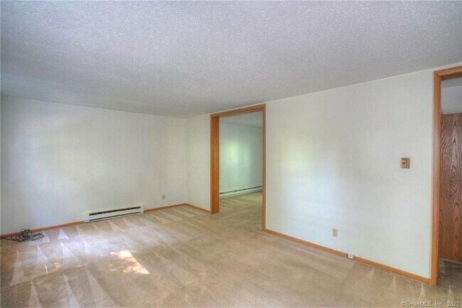 Foto del edificio - 26 Dartmouth Dr