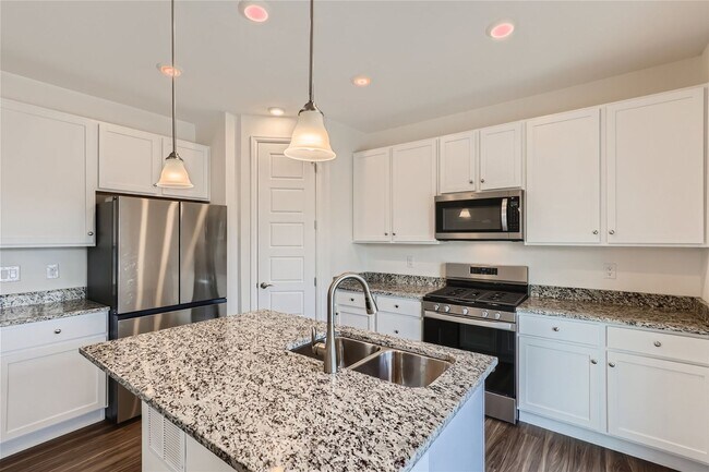 Foto del edificio - Unbeatable Luxury and Amenities: Your Drea...