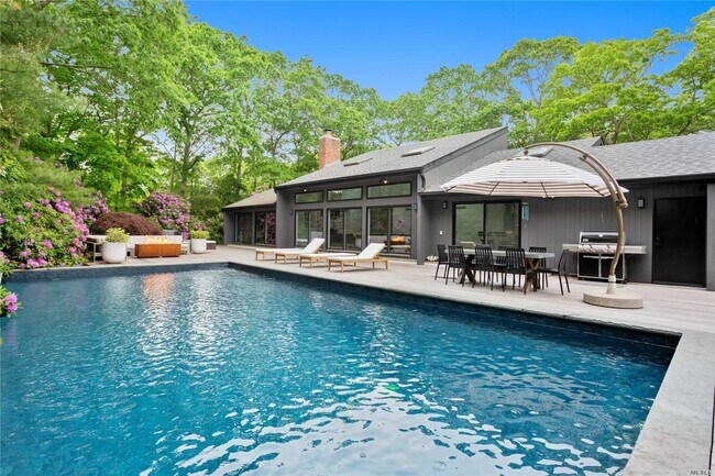 Foto del edificio - 3 Blueberry Ln