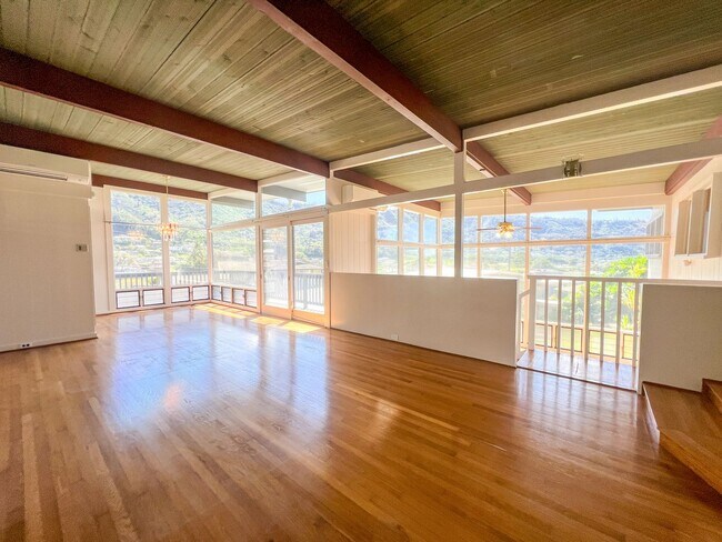 Building Photo - 3BR / 2Bath - Home in Manoa!