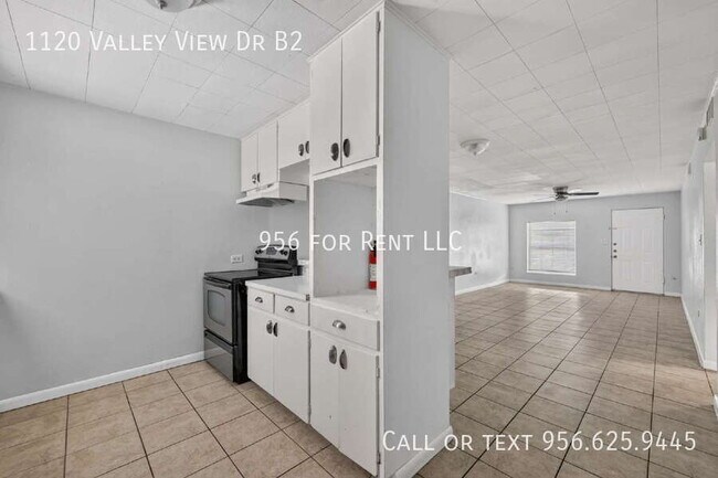 Building Photo - 1120 Valley View Dr