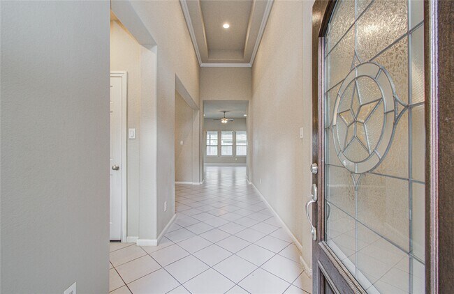 Foto del edificio - 15702 Whisper Woods Dr