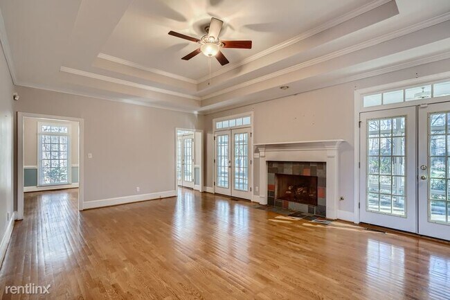 Building Photo - 2711 Pitlochry St SW