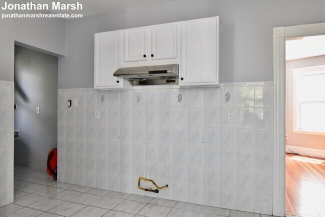 Foto del edificio - 36 Roseclair St