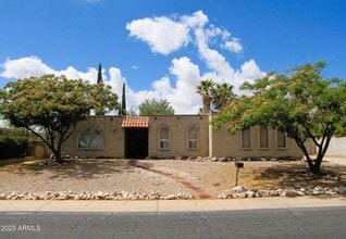 Building Photo - 632 Suffolk Dr