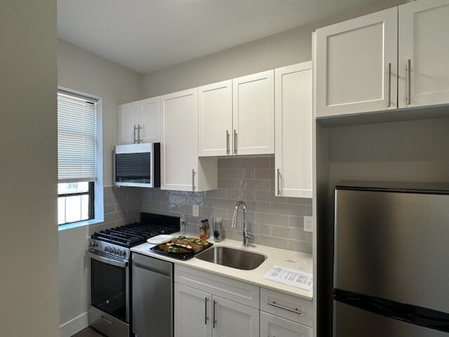 Building Photo - 67 Park Dr
