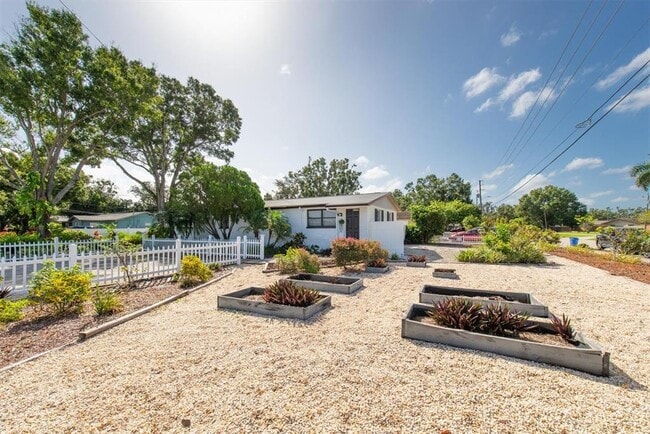 Foto del edificio - 3394 74th Ave N