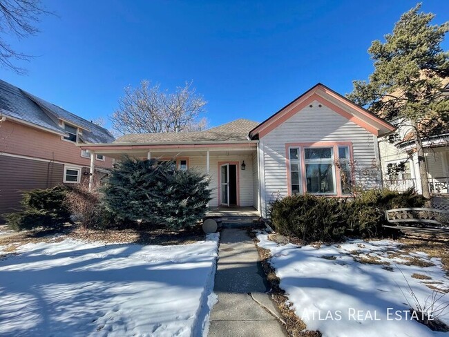 Building Photo - 3 Bedroom, 2 Bathroom Home - Downtown Colo...