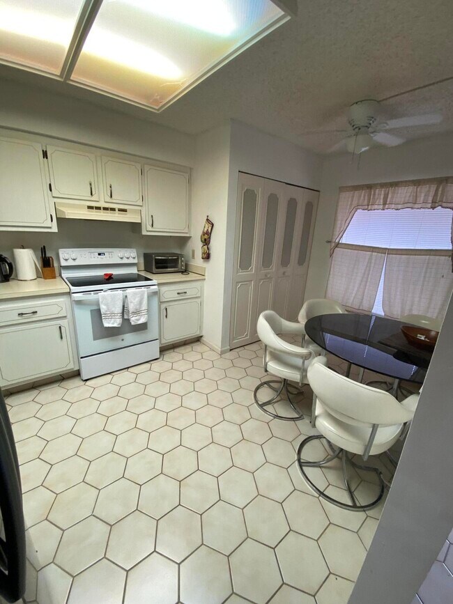 Foto del edificio - 14623 Bonaire Blvd